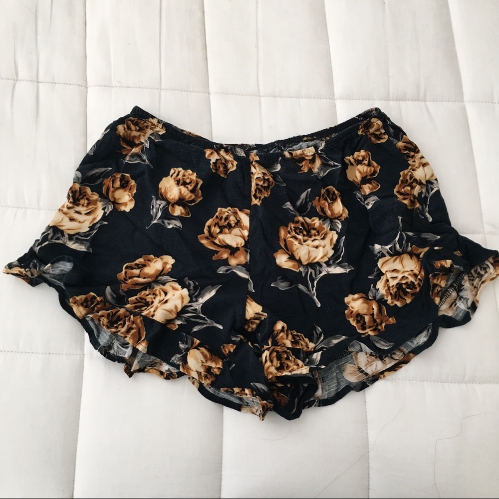 Cute Flowy Floral Shorts (Small)